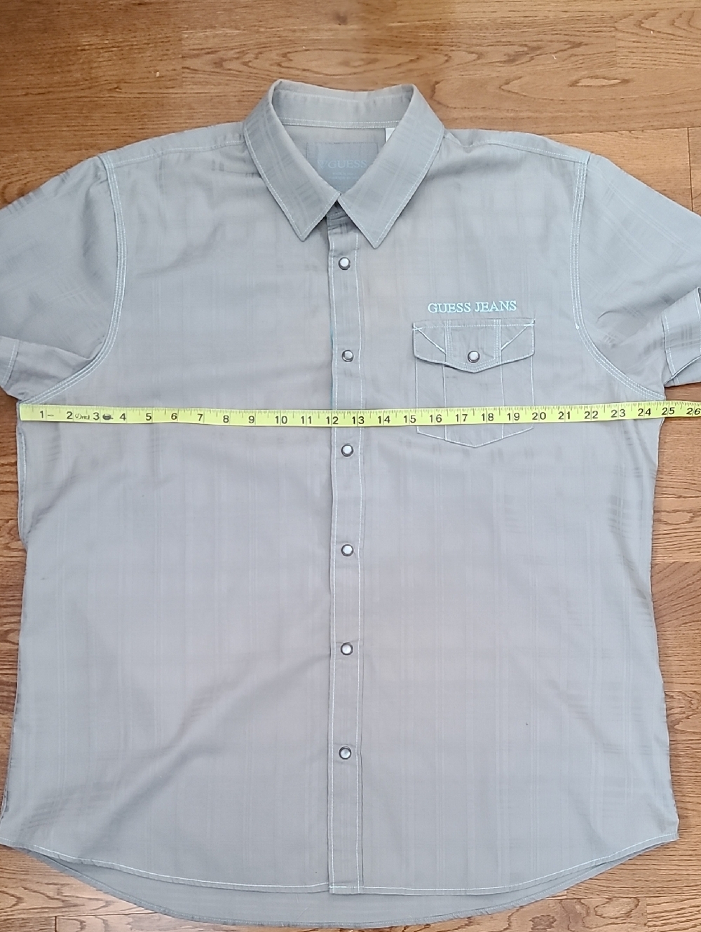 Men's Guess Short Sleeve Button-Down Shirt in Light Gray (Sz XL) - Picture 7 of 10